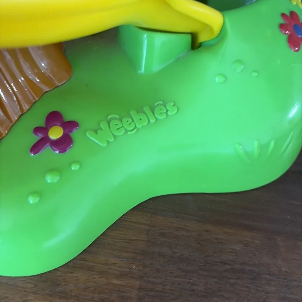 Weebles Wobble Musical Treehouse with Slide & 2 Figures 2009 Read